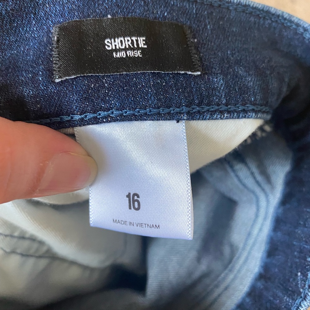 Express Mid Rise Jean Shorts - Picture 5 of 5